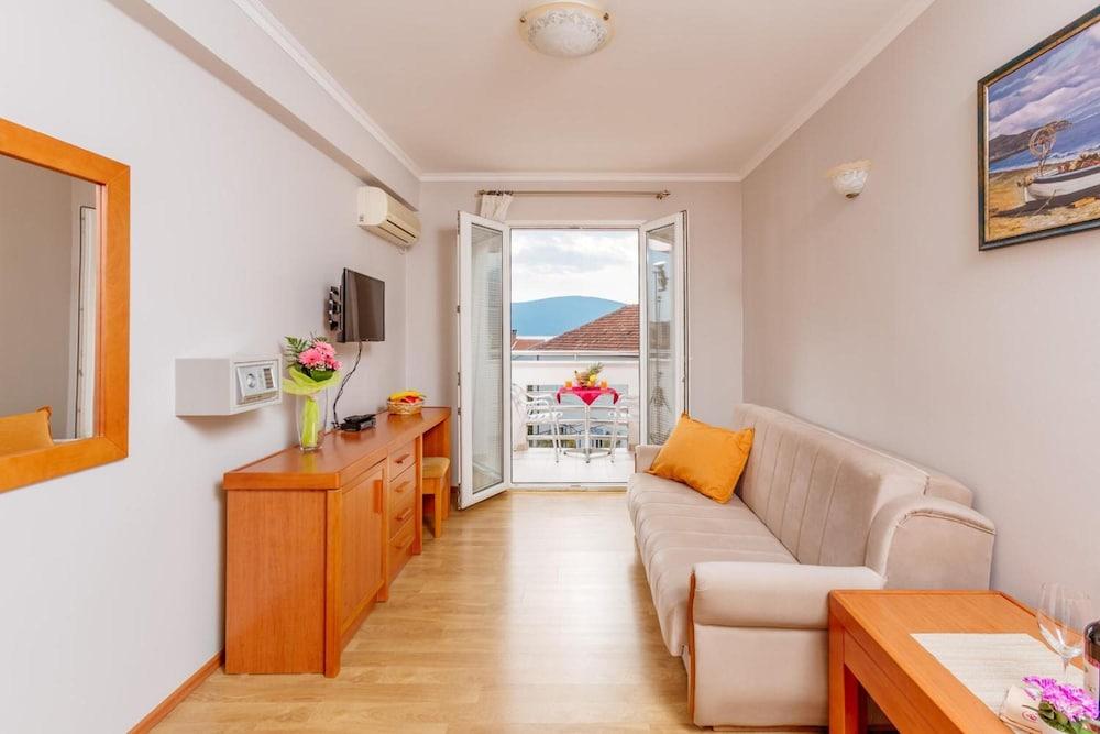 Apartments Perper Тиват Экстерьер фото